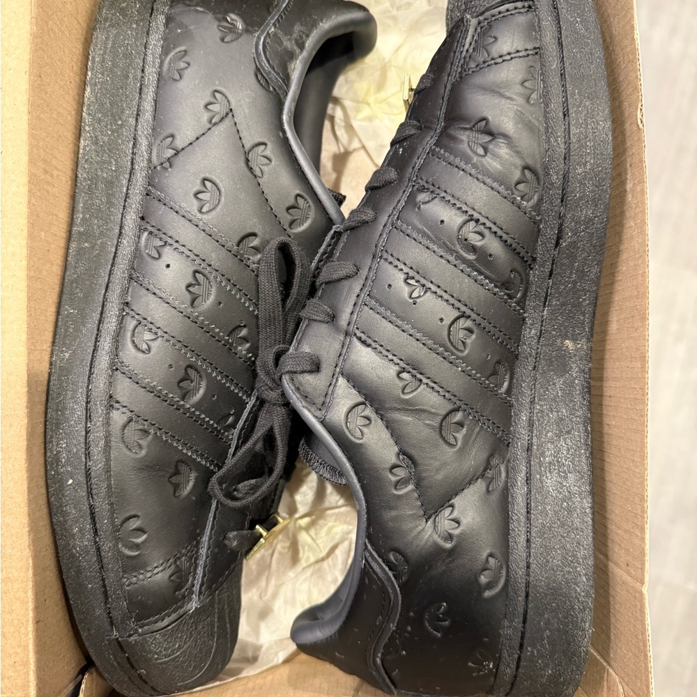 Adidas Super Star black